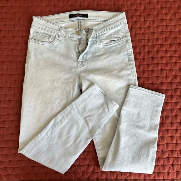 J Brand Mid Rise Crop Capri in the color Solana size 27 - Picture 16 of 16